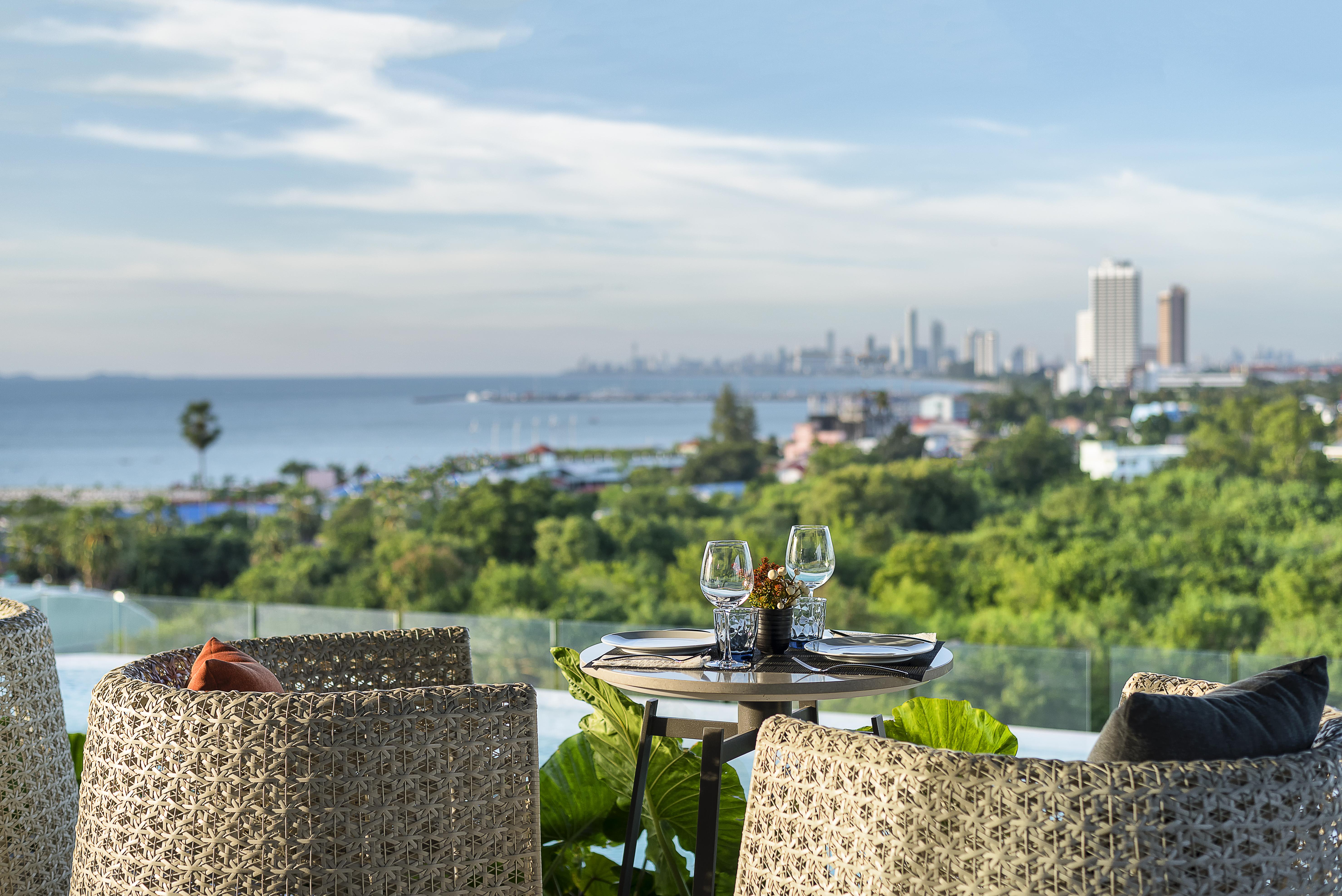 Cross Vibe Pattaya Seaphere Na Chom Thian Exteriör bild