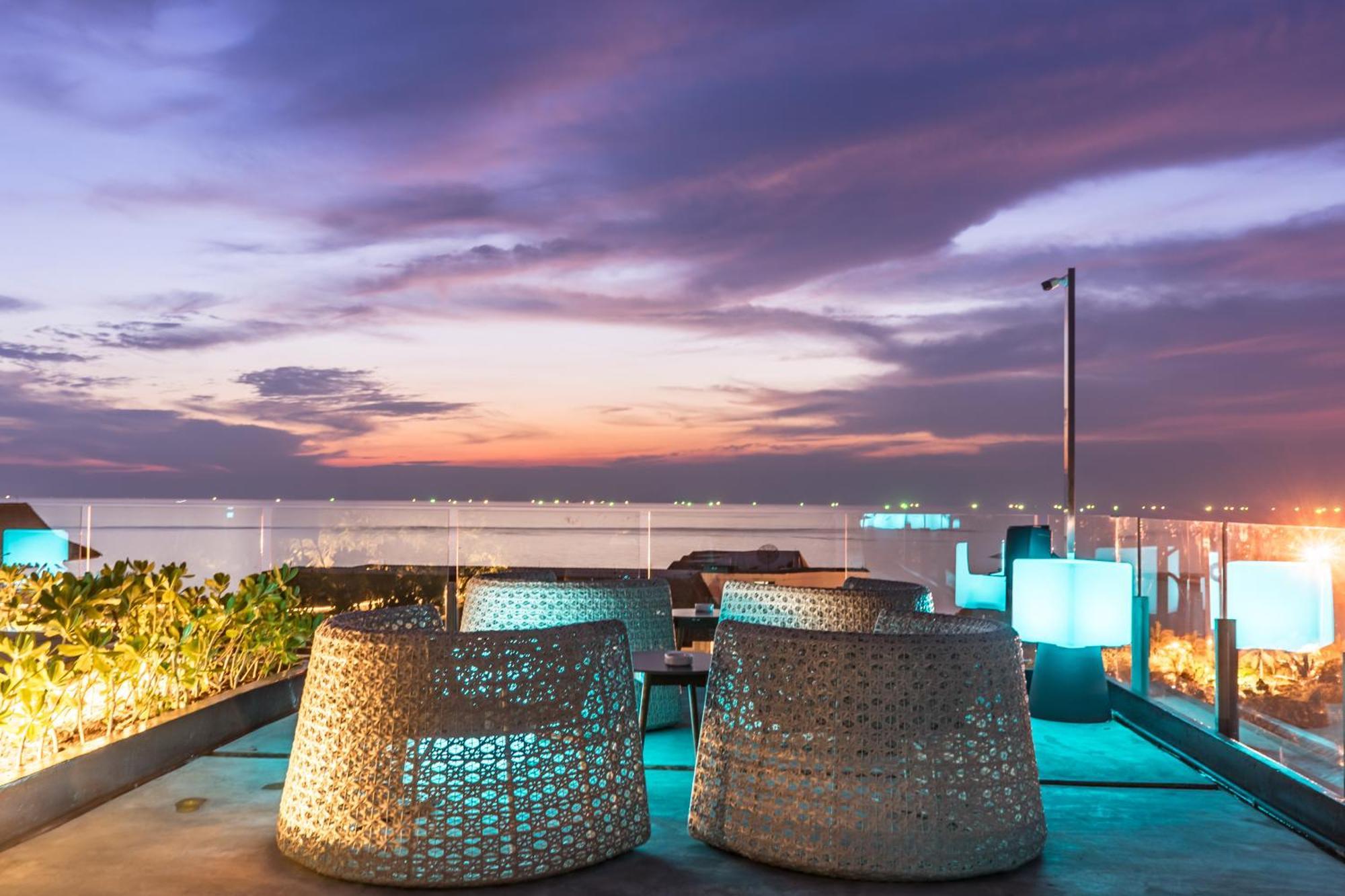 Cross Vibe Pattaya Seaphere Na Chom Thian Exteriör bild