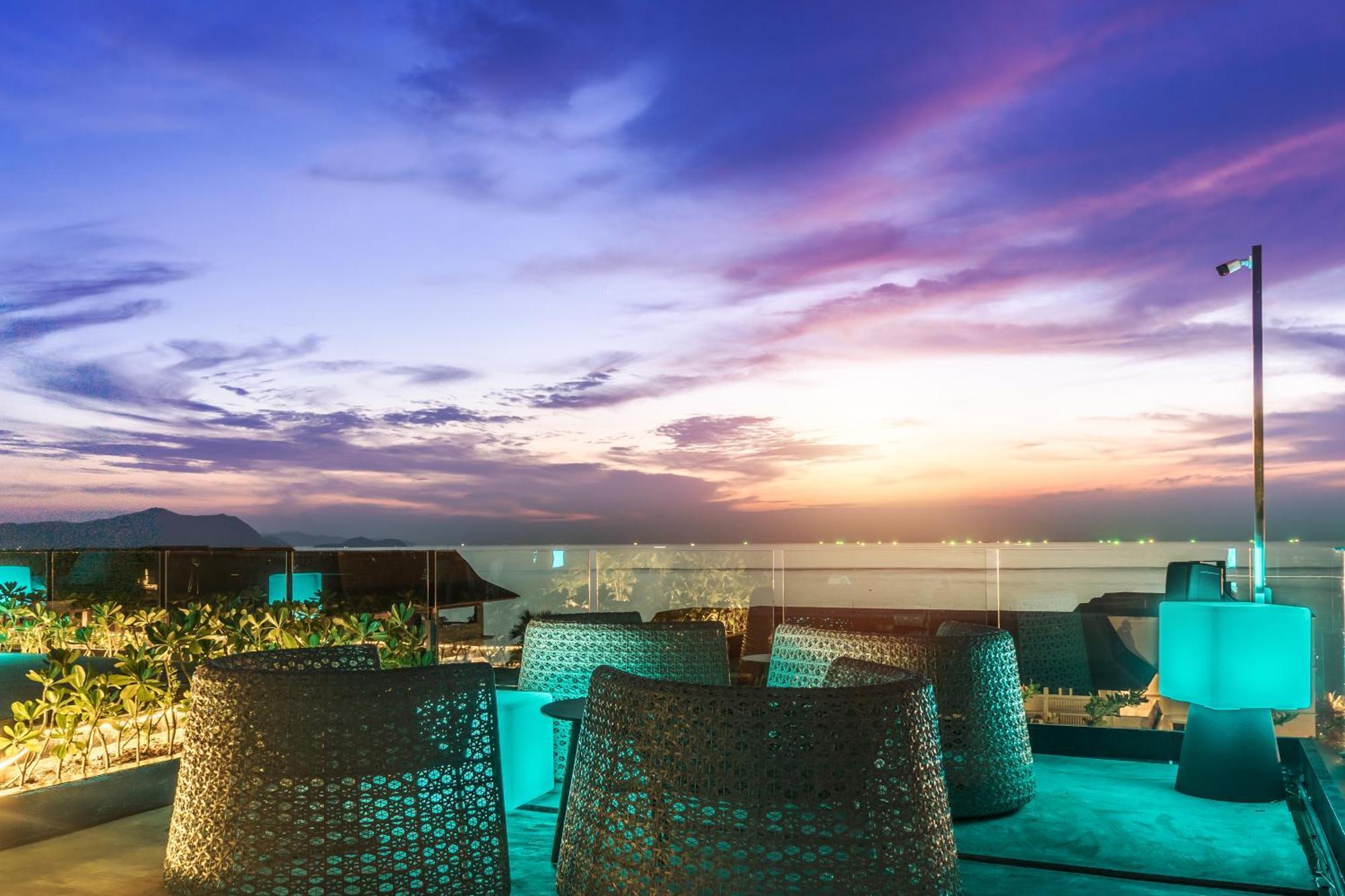 Cross Vibe Pattaya Seaphere Na Chom Thian Exteriör bild