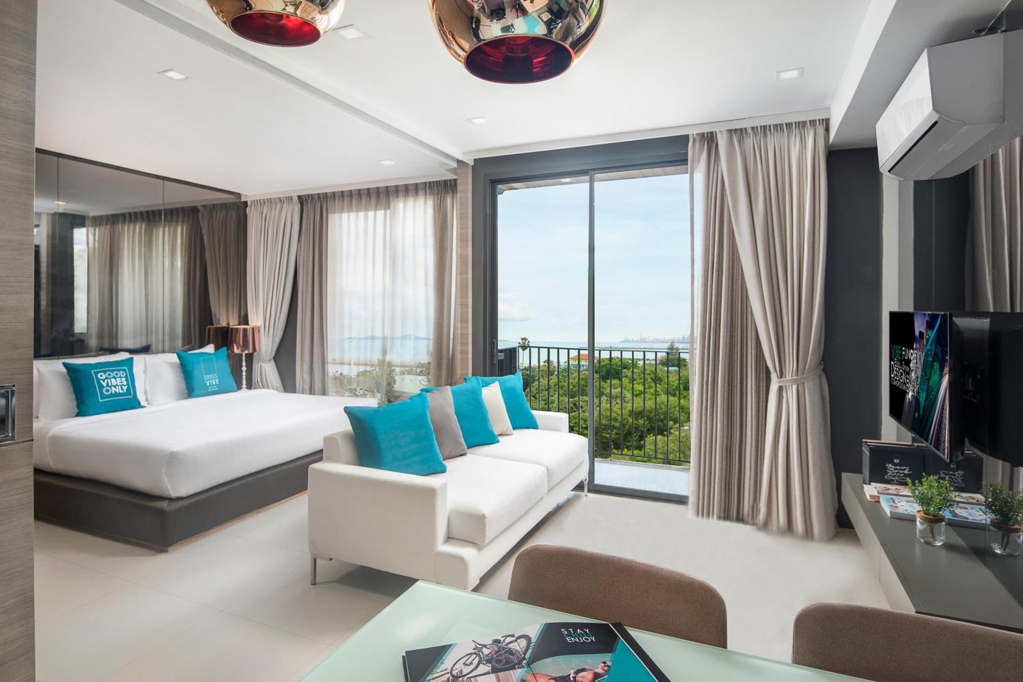 Cross Vibe Pattaya Seaphere Na Chom Thian Exteriör bild